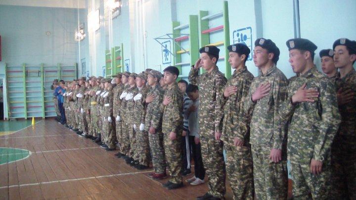     Военно-спортивный праздник «А ну-ка, парни» 