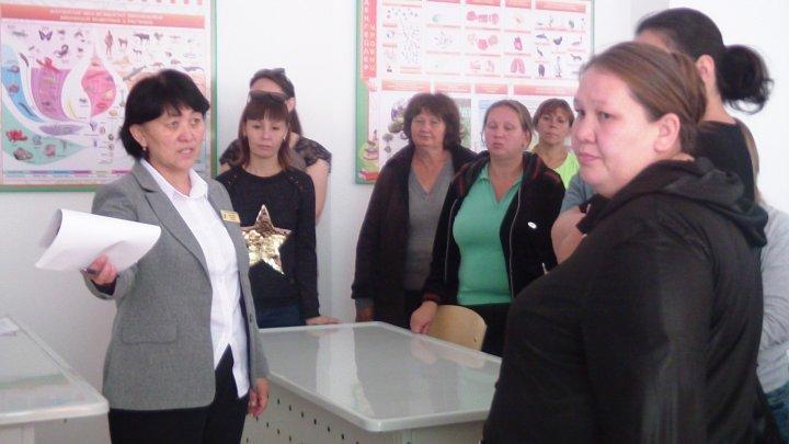 «ХХ ғасырдағы  Қазақстандық ата- ана : Өз балаңа үлгі бол»  атты 1 сынып ата – аналар жиналысы