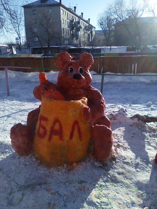  Закружился в хороводе новогодний «Снежный городок»