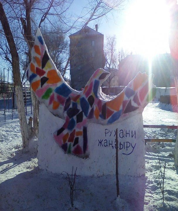  Закружился в хороводе новогодний «Снежный городок»
