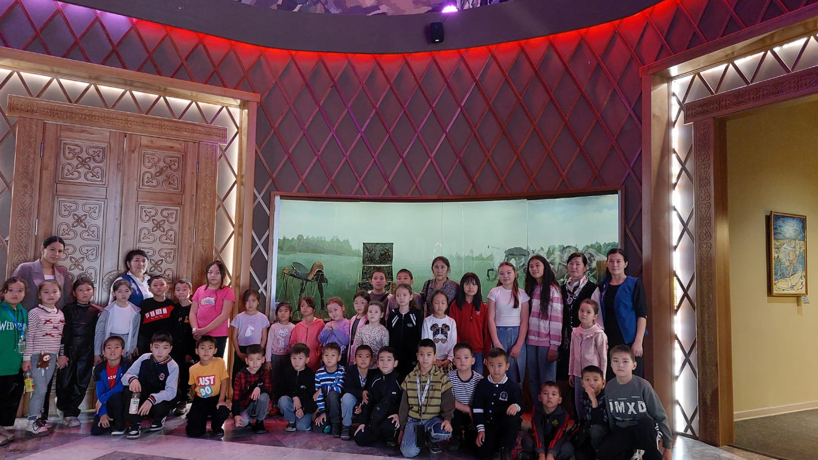 29 қазан күні 1-4 сынып оқушылары "Абайдың "Жидебай-Бөрілі" тарихи-мәдени және әдеби-мемориалдық музей-қорығына" барды